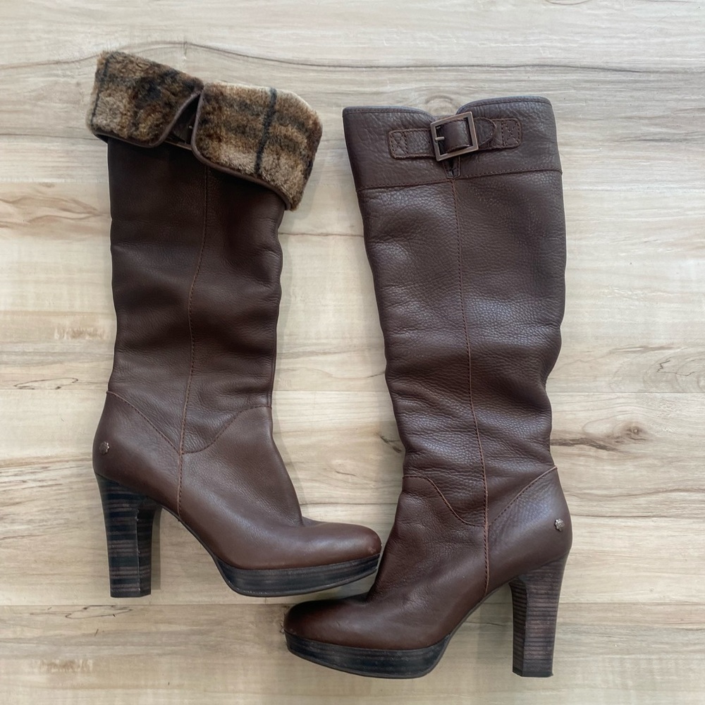 Fur heel Ugg boots with versatile fold over option